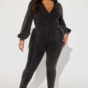 Women’s mineral jumpsuit with hood
